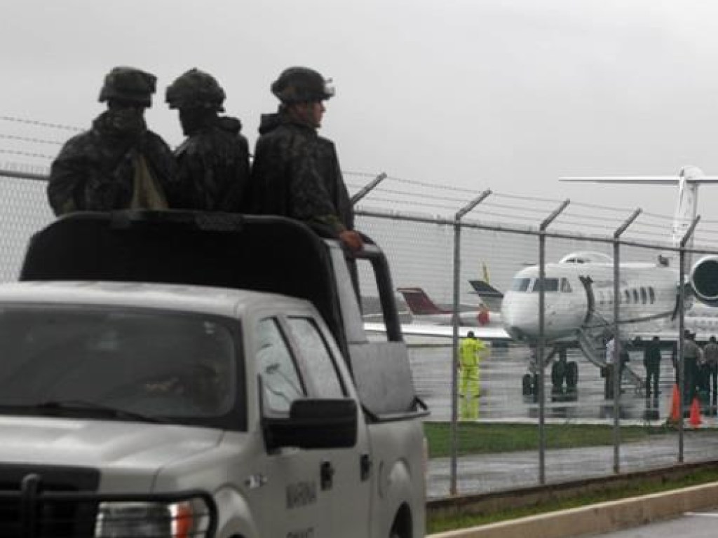 В Мексике у инкассаторов в аэропорту украли более одного миллиона долларов