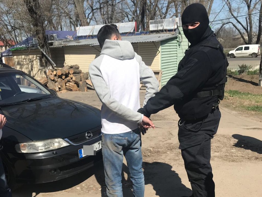 В Николаеве полиция задержала наркодиллеров, сбывавших метадон (ФОТО)