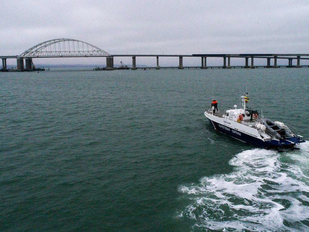 У Порошенко могут подготовить новое прохождение украинских кораблей через Керченский пролив – эксперт