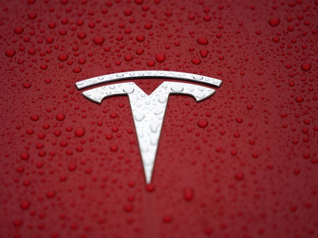 «Вы не поверите!»: Илон Маск поведал о происхождении логотипа Tesla