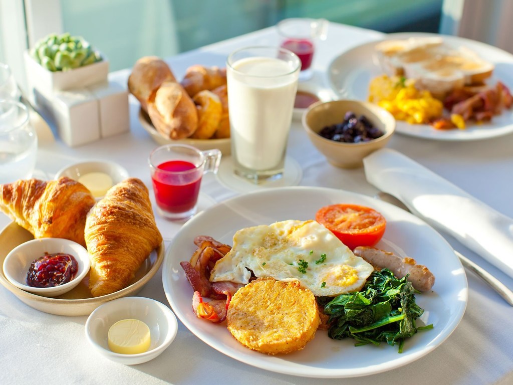Важный завтрак: топ самых полезных и вредных «утренних» продуктов