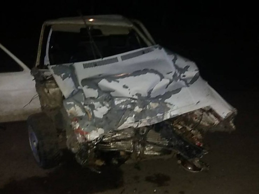 Пьяный водитель Volkswagen «догнал» фуру под Николаевом, есть жертвы (ФОТО)