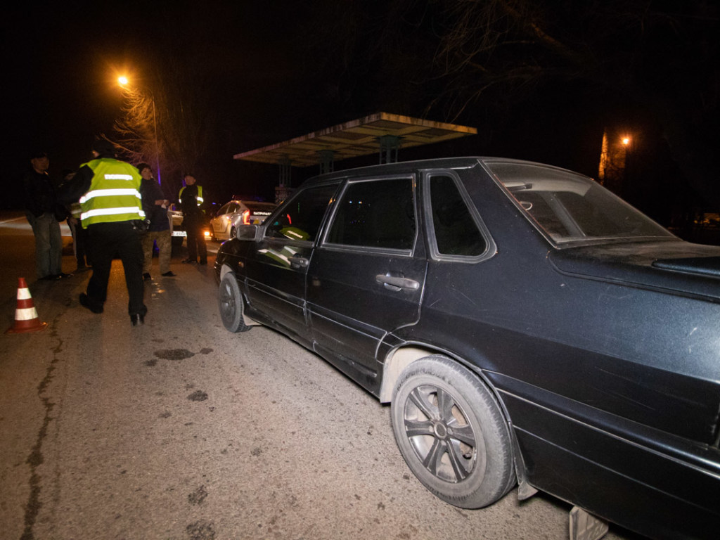 В Днепре ВАЗ с женщиной-водителем сбил мужчину на «зебре» (ФОТО)