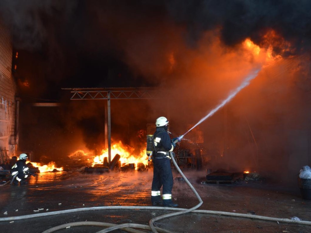 В Одессе во время пожара в жилом доме погибла женщина
