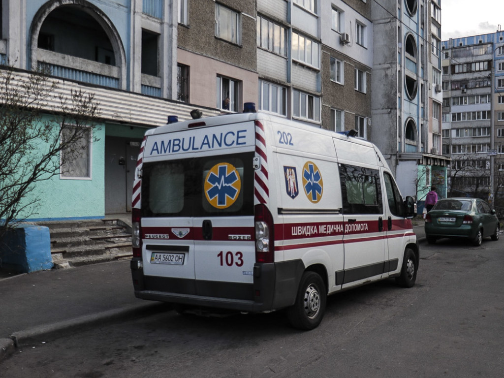 В Киеве на Троещине повесилась 30-летняя женщина (ФОТО)