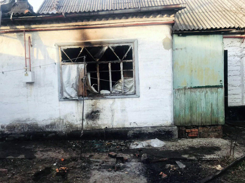 В Днепре в частом доме в результате пожара погибла женщина (ФОТО)