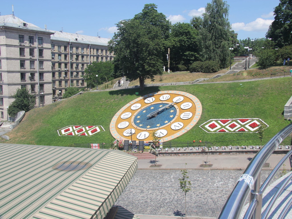 Цветочные часы в центре Киева ликвидируют – «Киевзеленстрой»