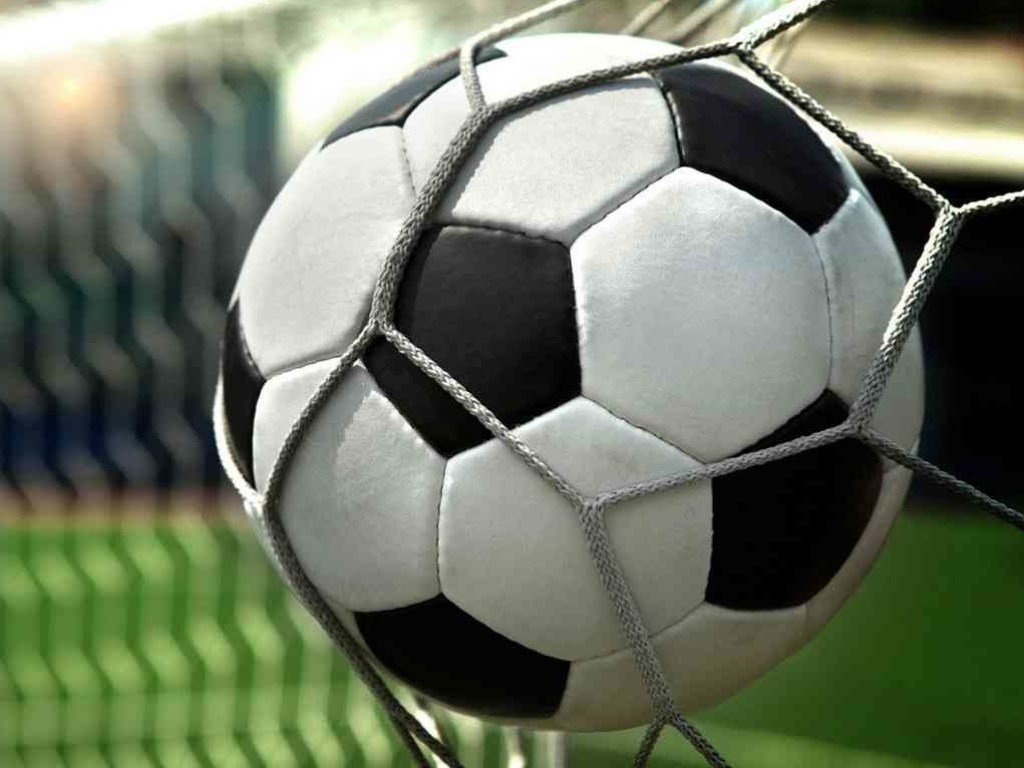 В Днепре после игры в футбол умер 12-летний мальчик: родители обвиняют врачей (ВИДЕО)