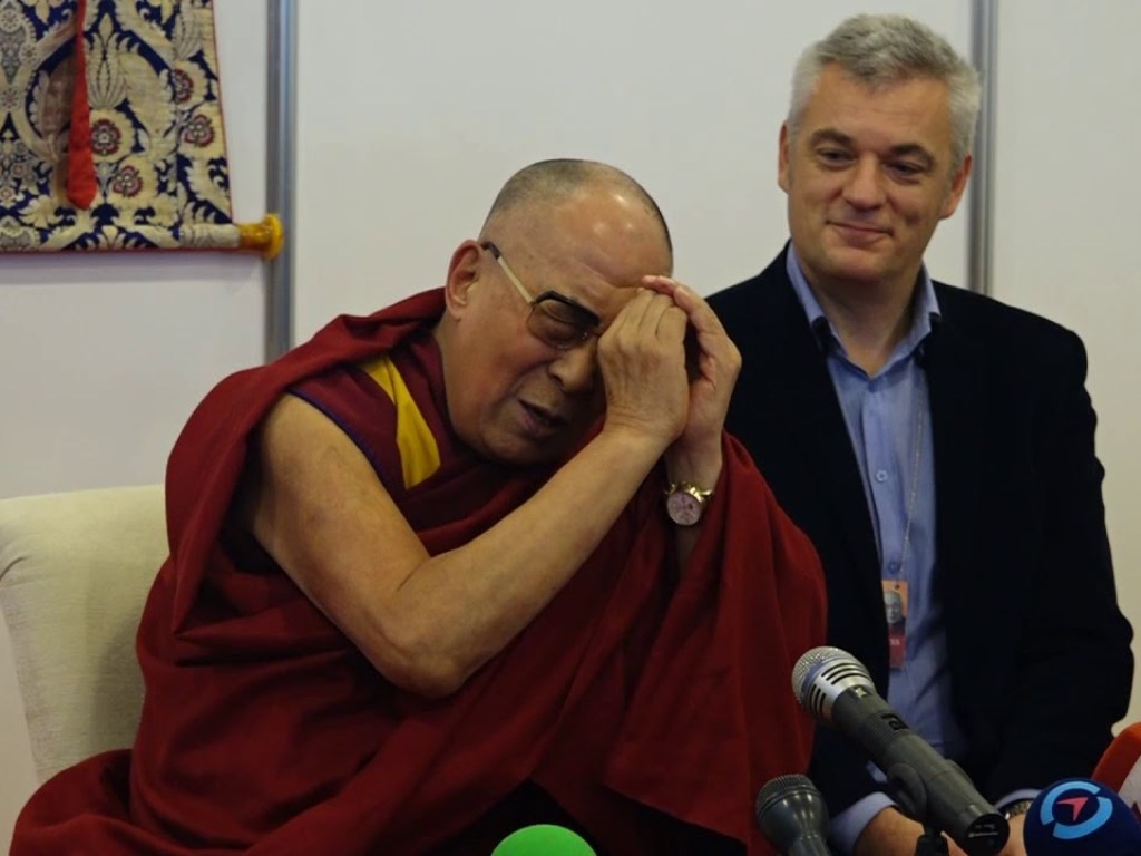 Далай-лама попал в индийскую больницу