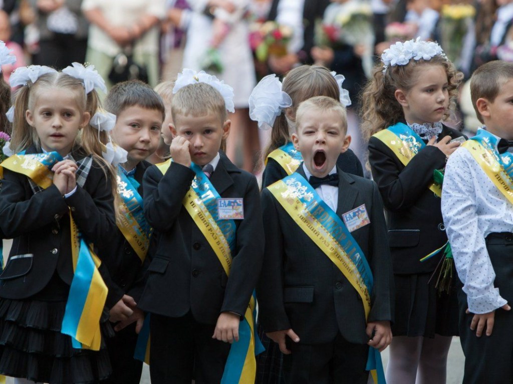 В Украине началась кампания по зачислению в школы первоклассников