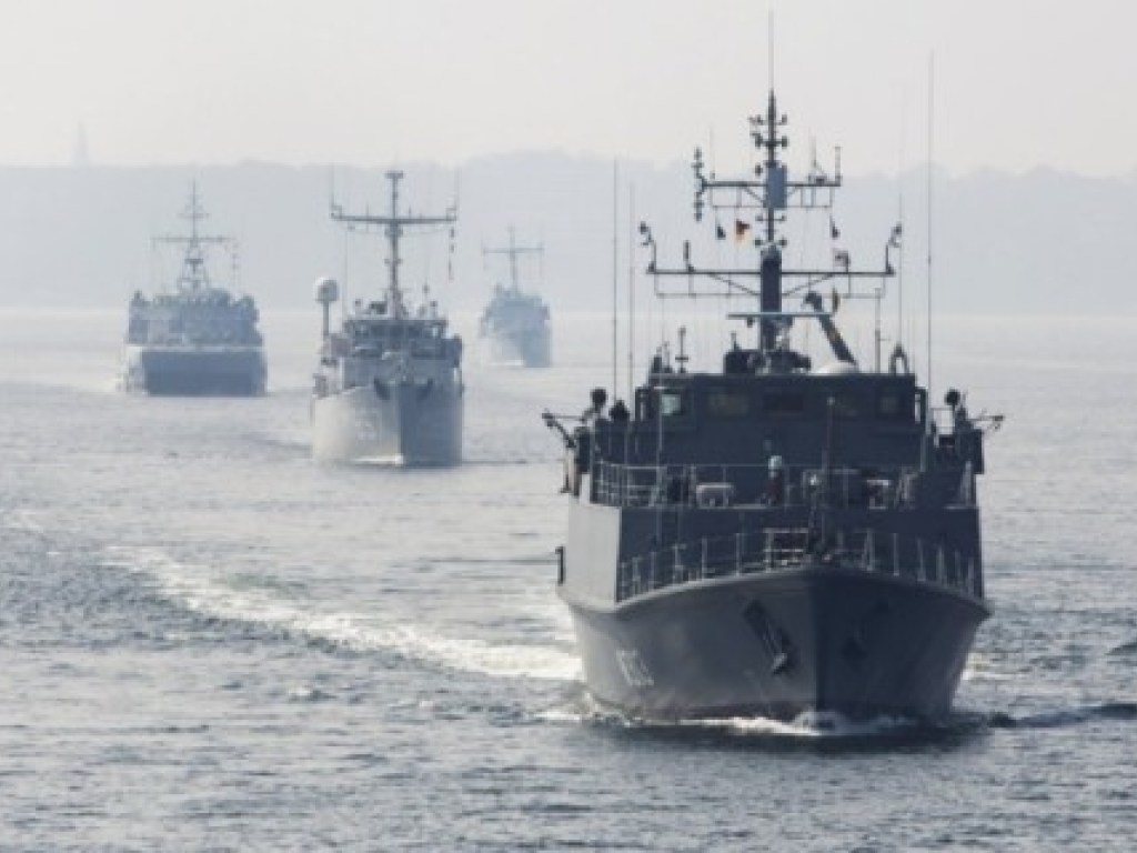 Более десяти российских кораблей вышли в Черное море в ответ на учения НАТО 