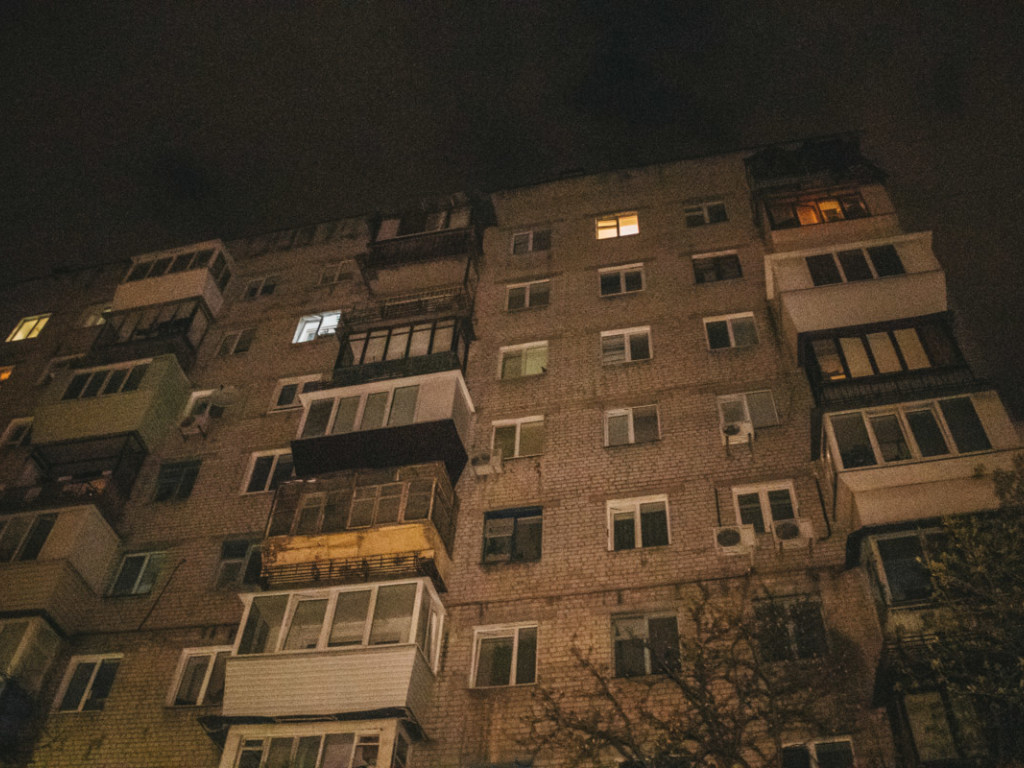 Загорелась микроволновка: в Киеве на Дорогожичах произошел пожар в квартире (ФОТО)