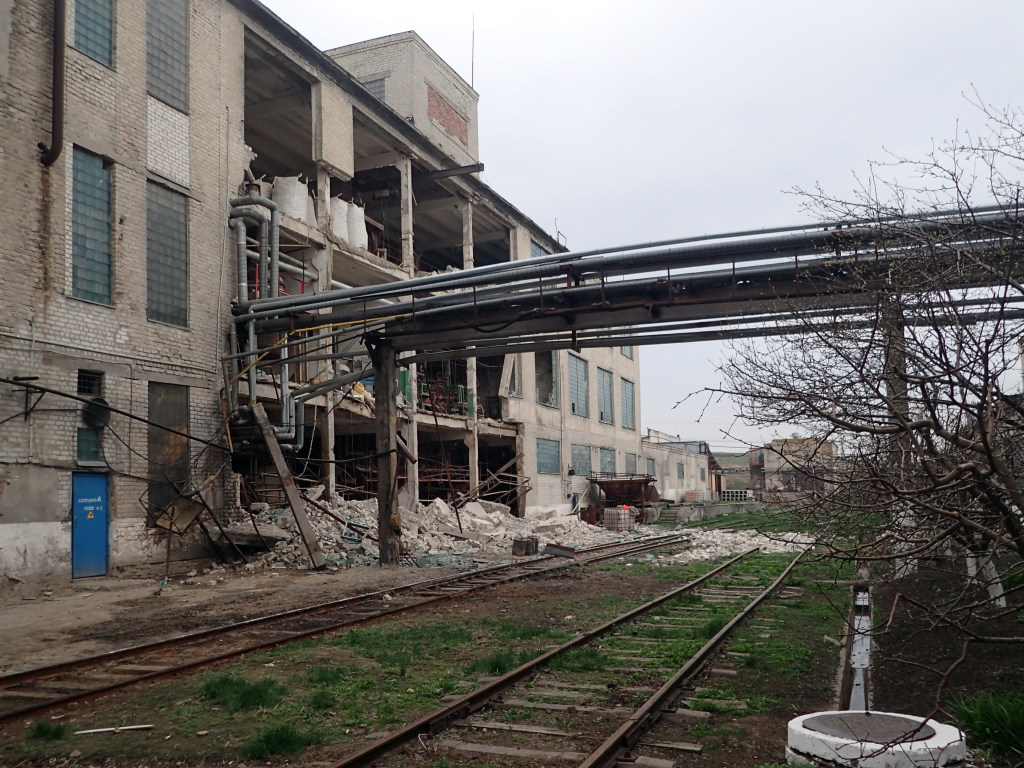 В Луганской области на заводе прогремел взрыв, погибла женщина (ФОТО)