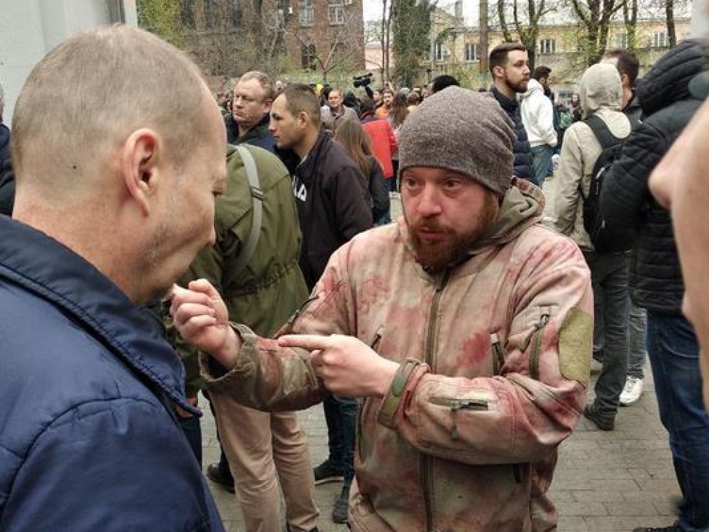 В Одессе активисты устроили потасовку из-за Летнего театра (ФОТО, ВИДЕО)