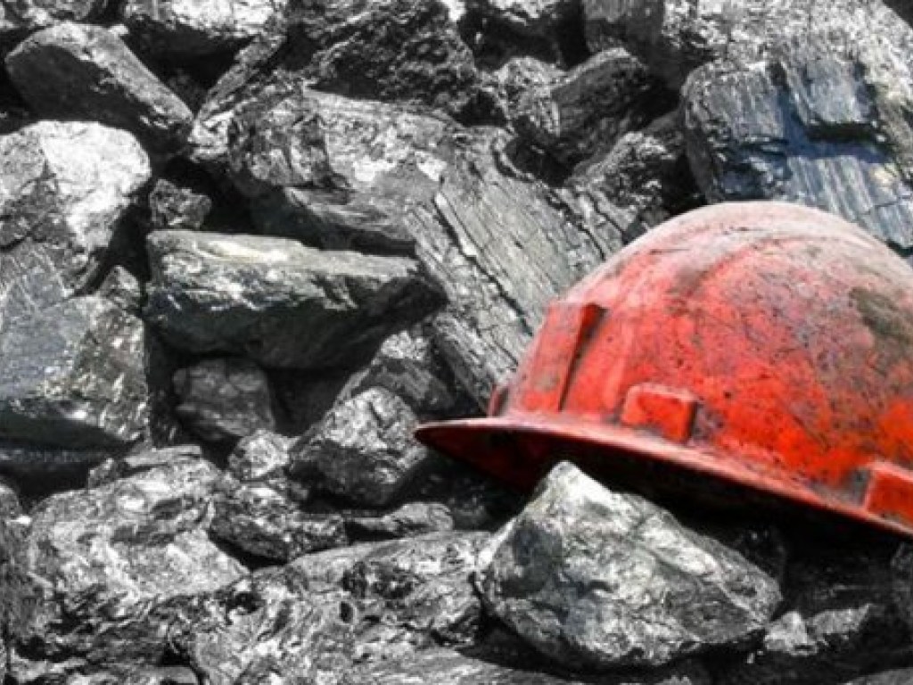 В шахте на Донбассе произошел обвал: есть жертвы