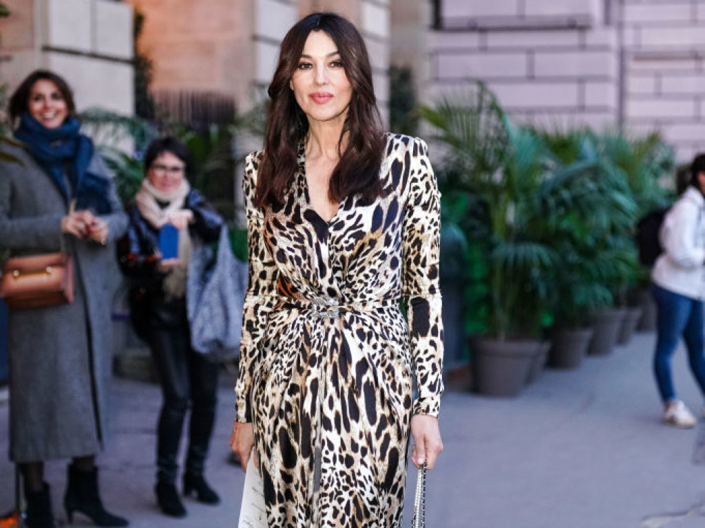 Похорошевшая 54-летняя Моника Беллуччи появилась на публике в леопардовом платье (ФОТО)