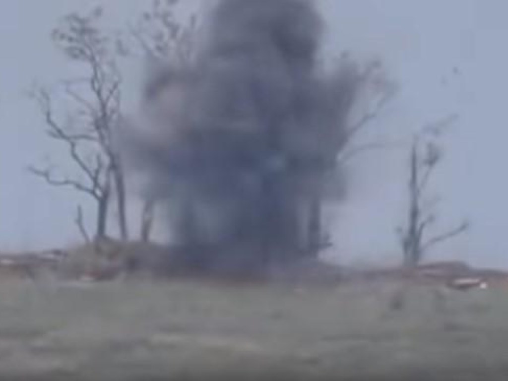 Уничтожение блиндажа боевиков на Донбассе попало на видео