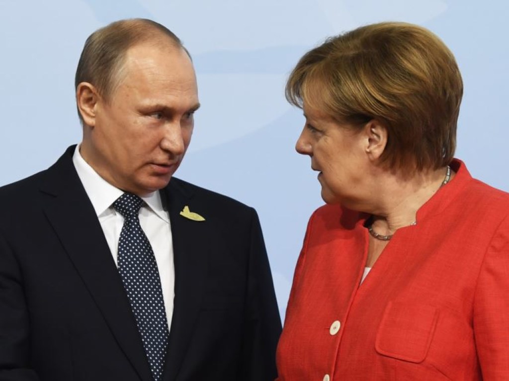 Об объявленной Порошенко встрече в нормандском формате не знают ни Меркель, ни Путин