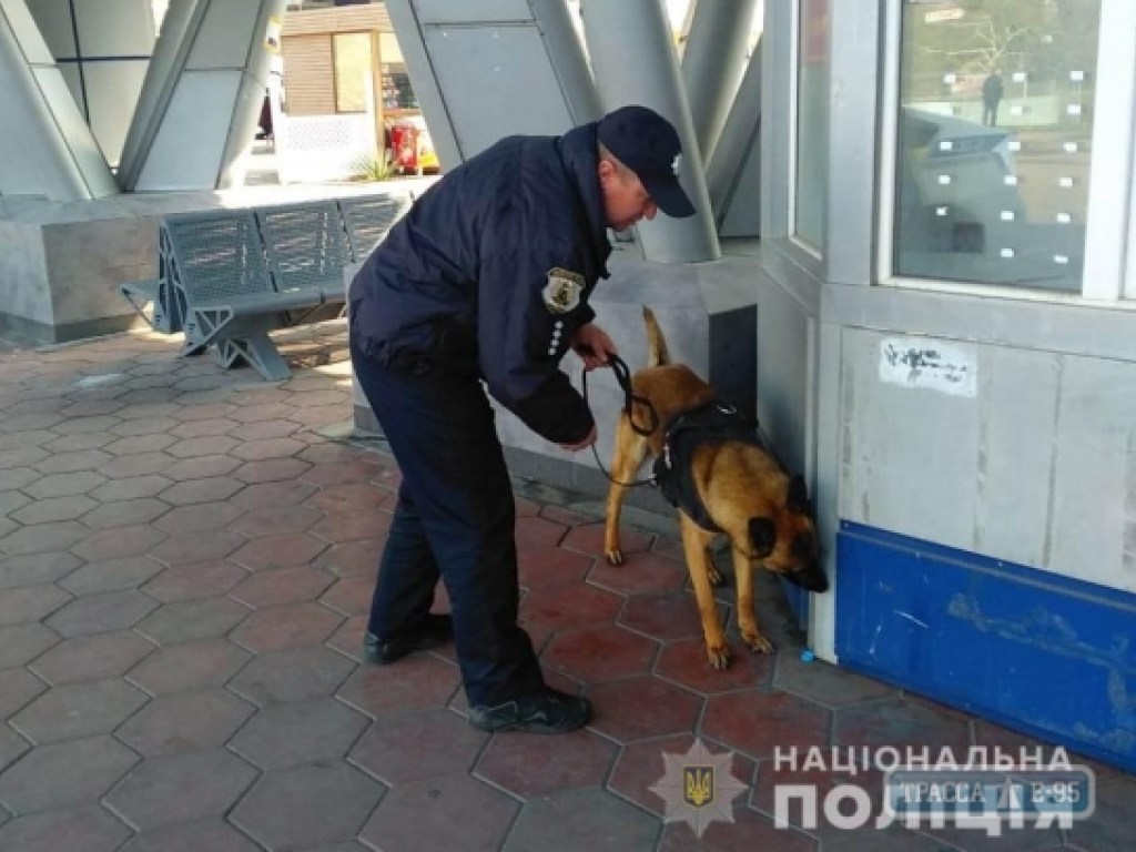 В Одессе серия лжеминирований: полиция получила уже 7 сообщений (ФОТО)