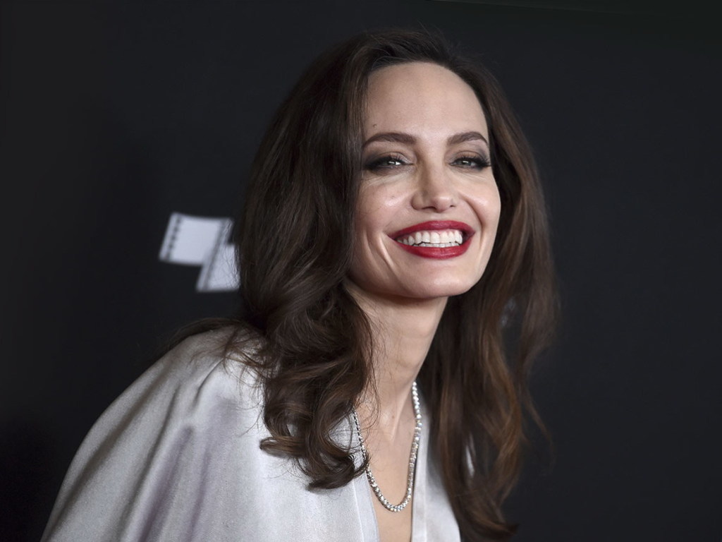 Аджелина Джоли может потерять детей из-за козней Брэду Питту