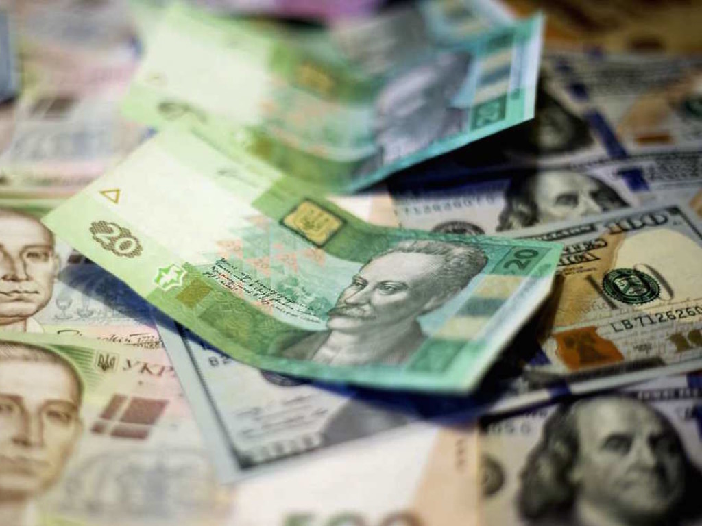 НБУ установил официальный курс на уровне 26,83 гривны за доллар