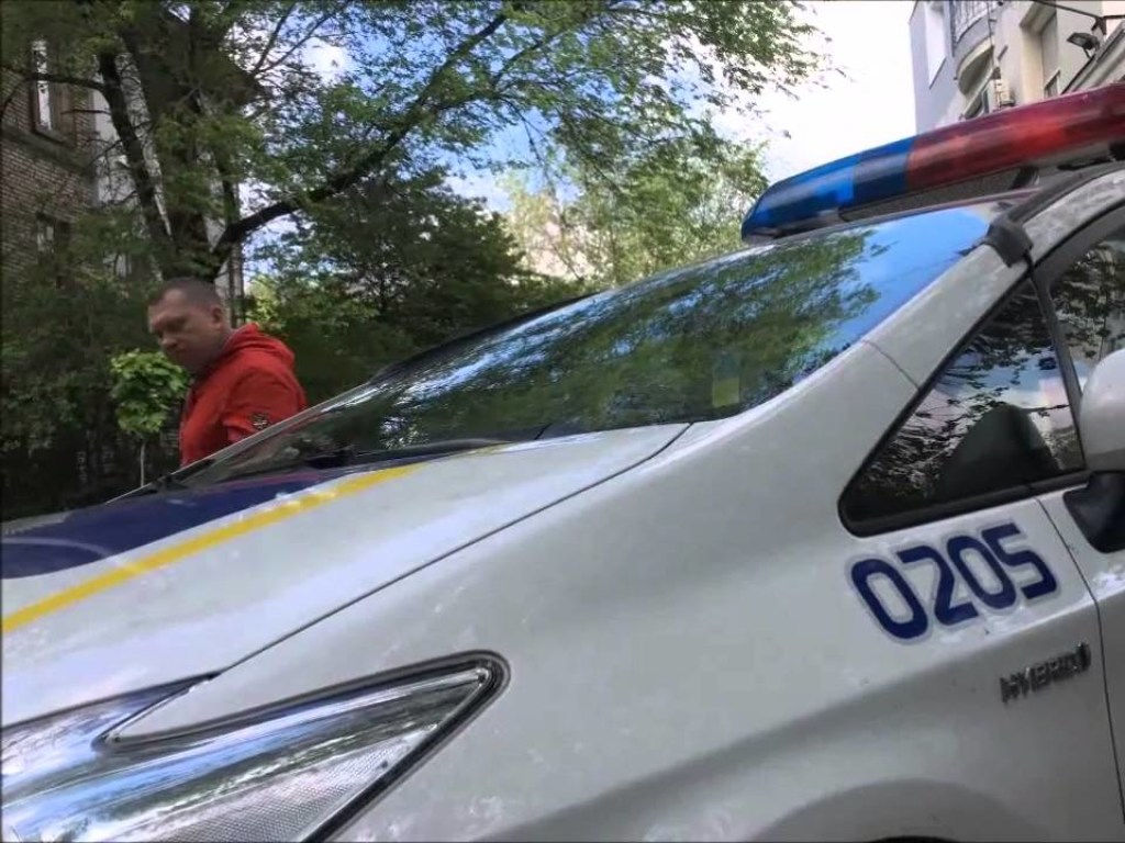 В Киеве водитель Toyota попробовал поехать по встречной: автохама наказали (ВИДЕО)