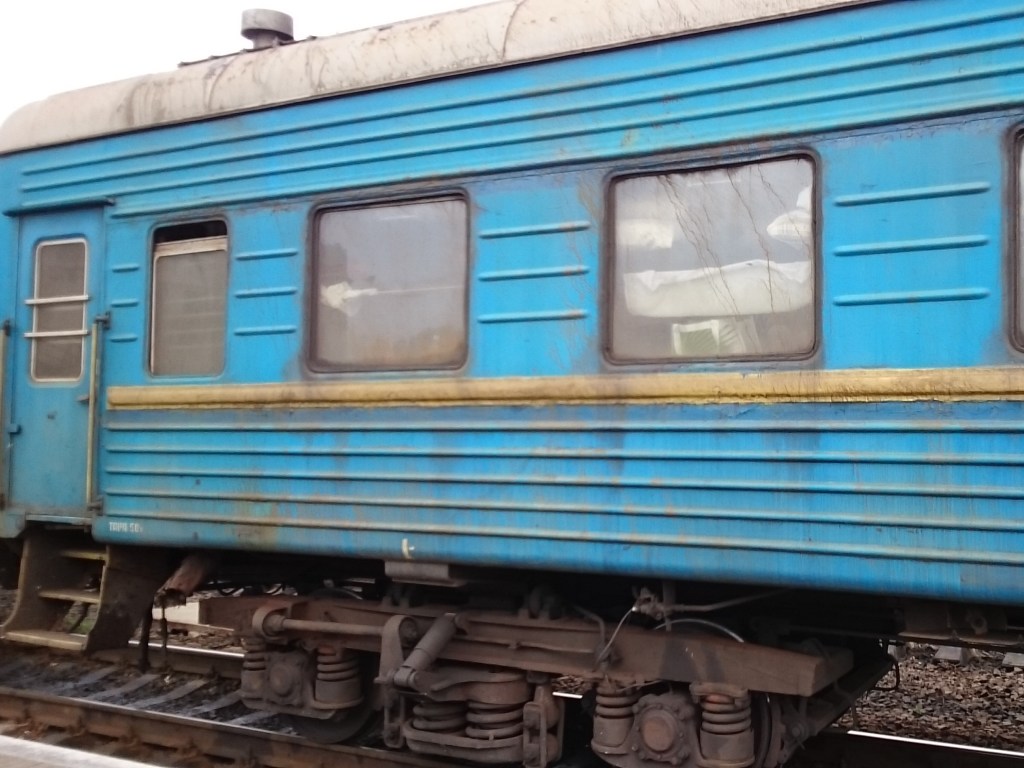 80% ожогов тела: под Одессой школьника ударило током на крыше вагона