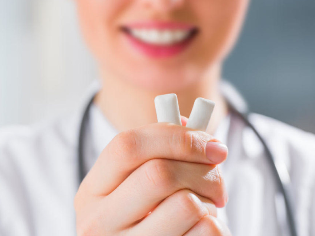 Ученые выяснили, какая жевательная резинка полезна для зубов