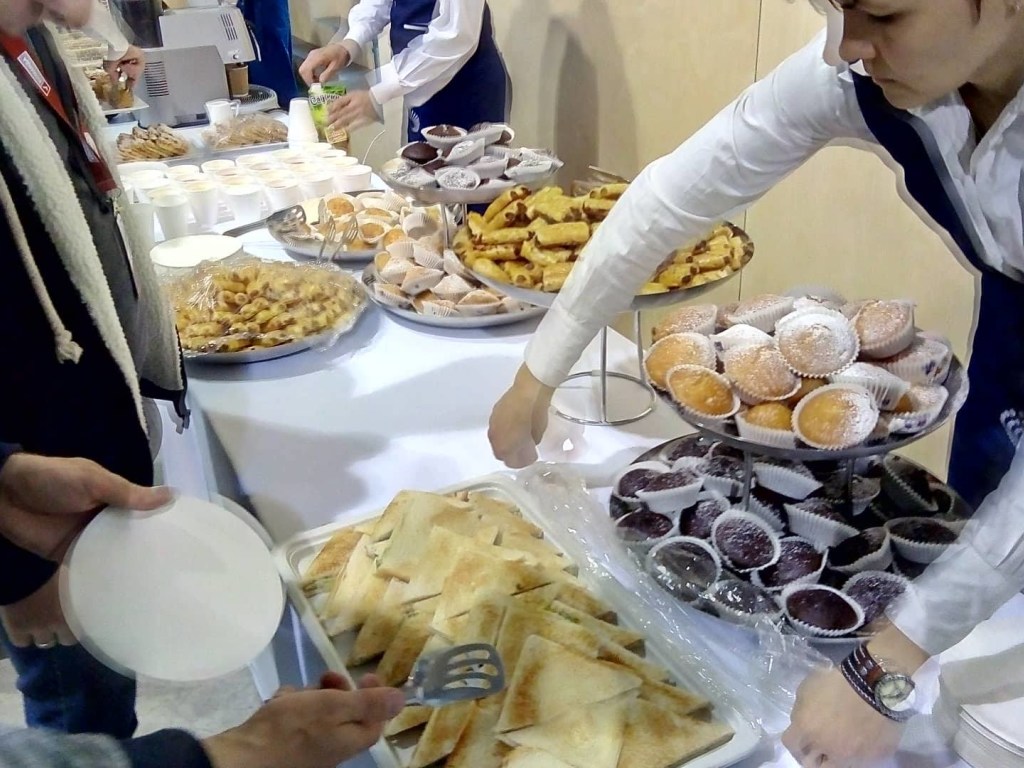 В штабе Порошенко накормили невкусной едой: опубликованы фото меню