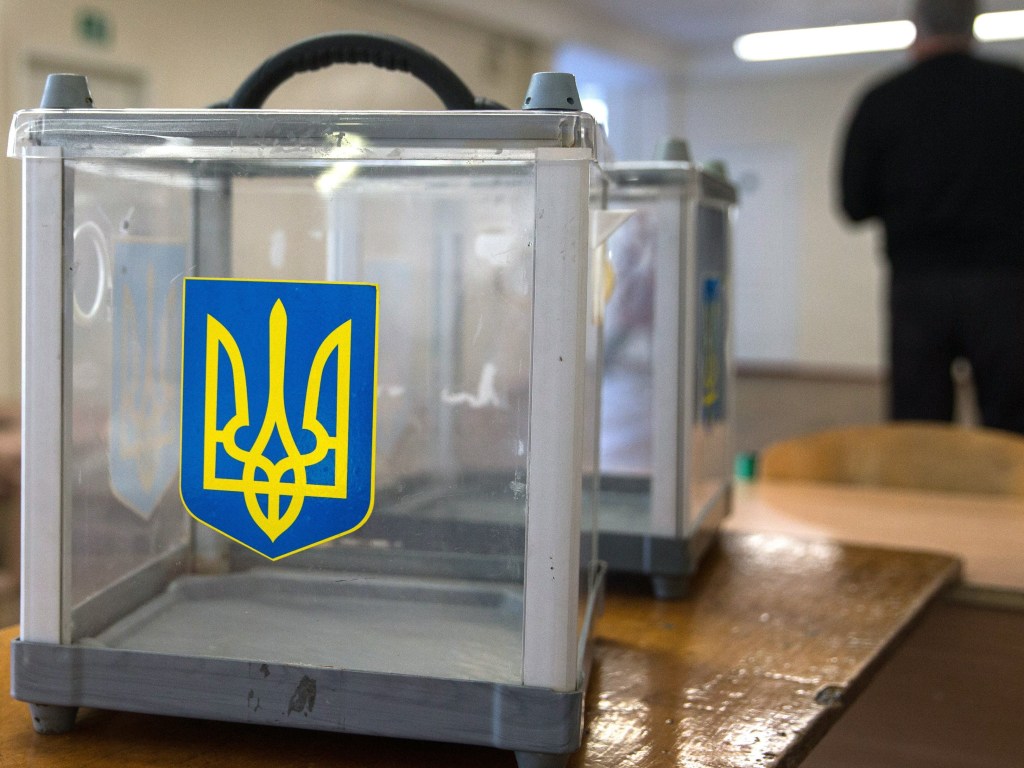 Европейский эксперт: выборы Президента Украины нельзя назвать демократическими и беспристрастными