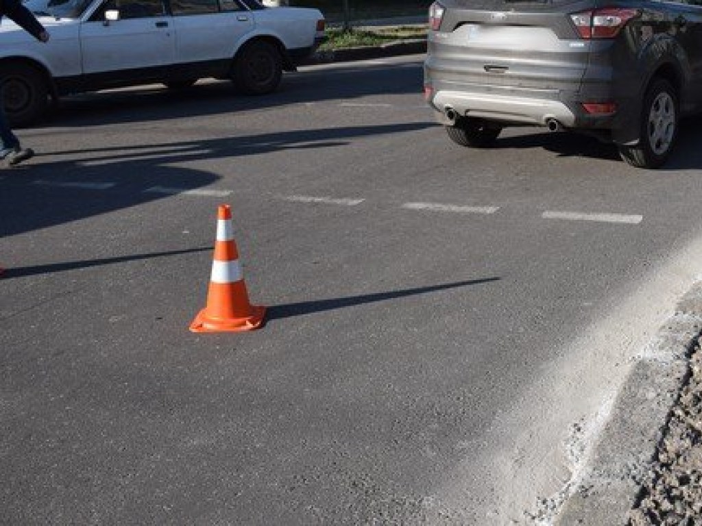Жители Николаева показали «полосу препятствий» на оживленной городской дороге (ВИДЕО)