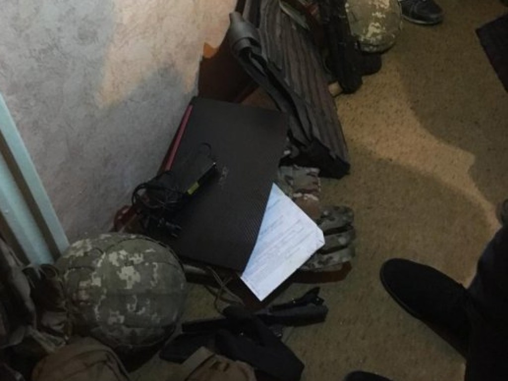 Разгружал боеприпасы: в Николаеве военный украл автоматы, патроны и взрывчатку (ФОТО)