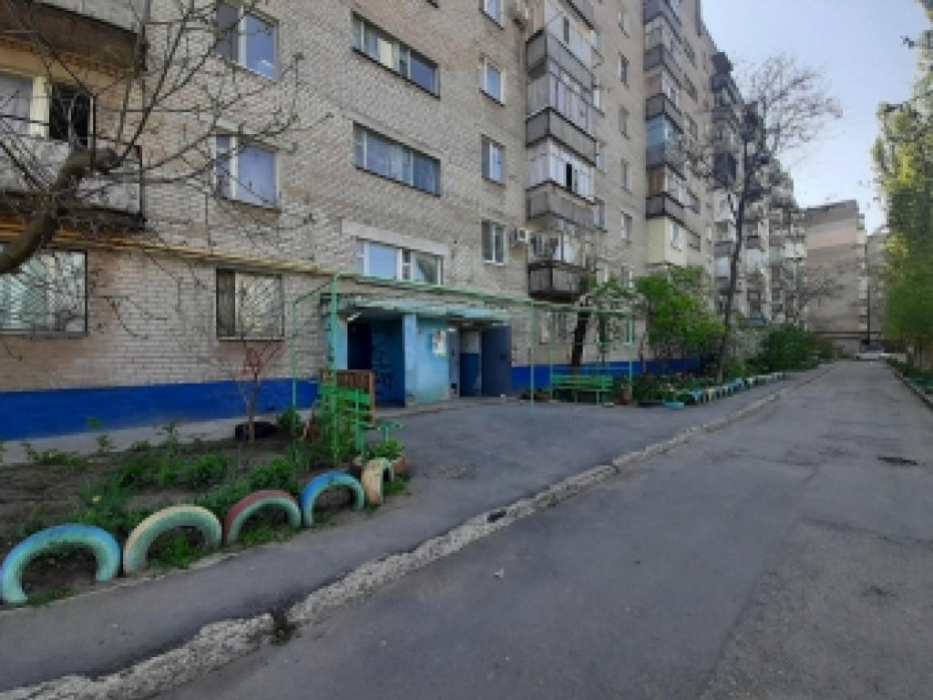 В Мелитополе в многоэтажке обнаружили обнаженный труп пенсионера