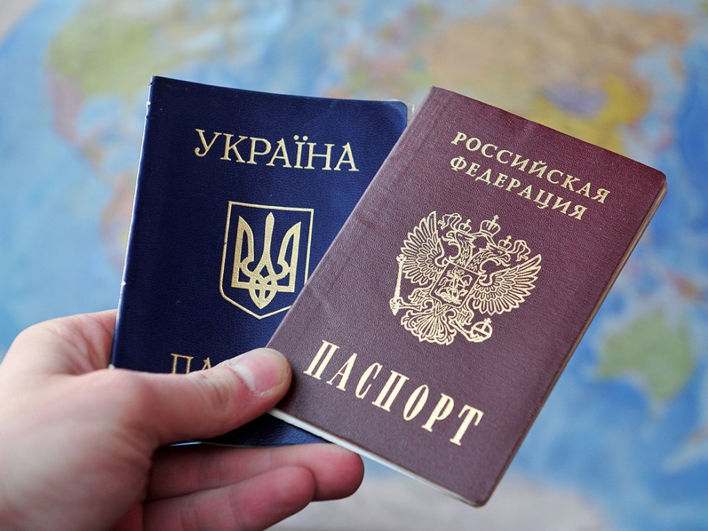 Можно оставить украинский паспорт: Жителям ОРДЛО разъяснили детали получения российского гражданства