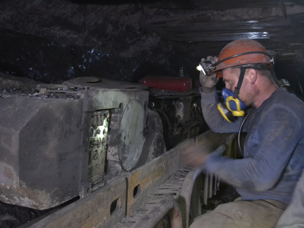 Под Луганском на шахте прогремел мощный взрыв, есть погибшие