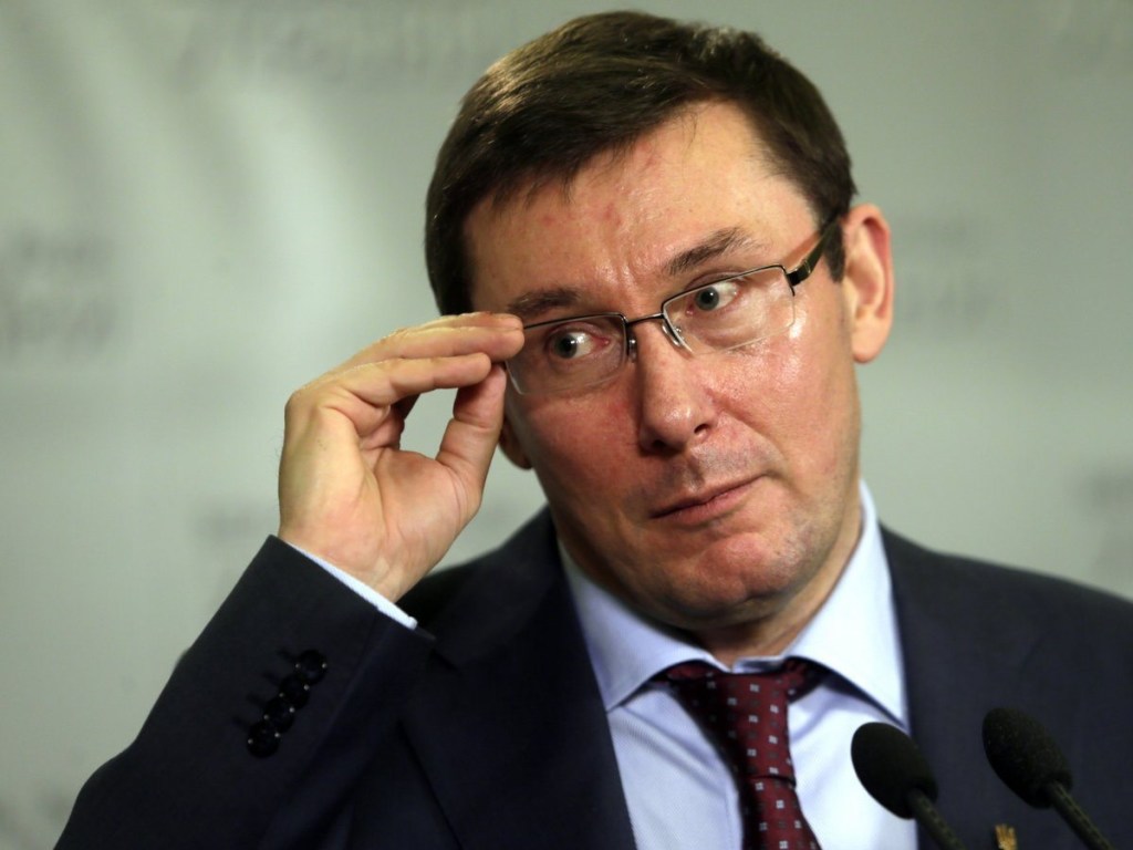 Эксперт оценил заявления Зеленского о замене Луценко активистом