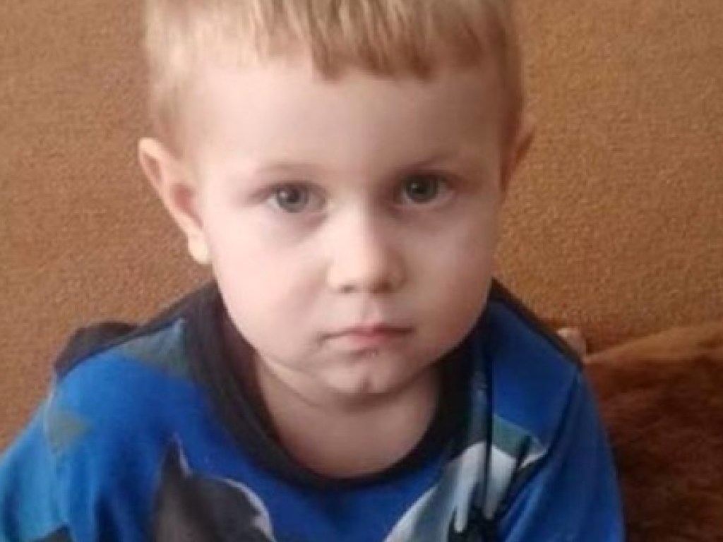 В Киеве потерялся маленький мальчик: разыскиваются родители малыша (ФОТО)