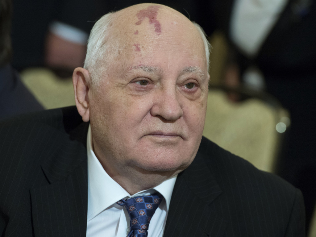 Госпитализацию Горбачева опровергли 