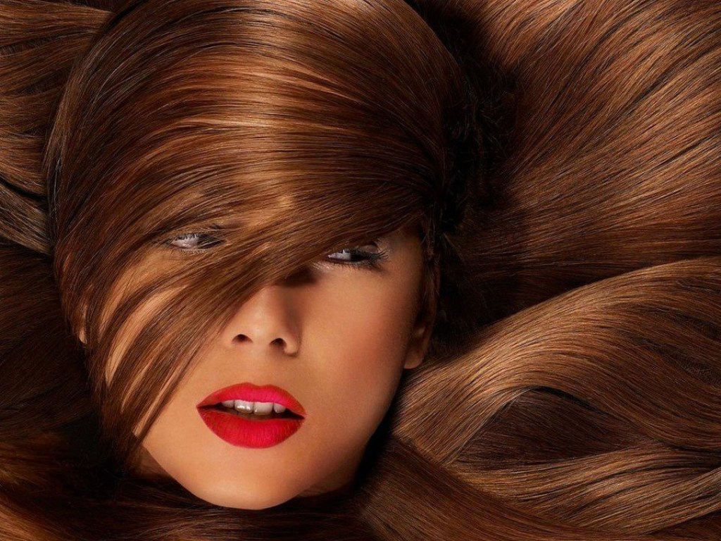 Лучше так не краситься: 5 оттенков волос, которые старят женщину
