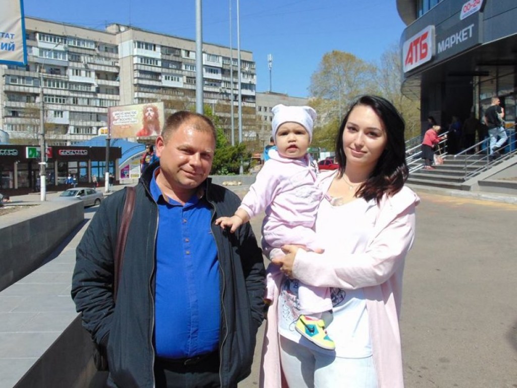Мать с ребенком выпала из троллейбуса в Николаеве: история получила продолжение