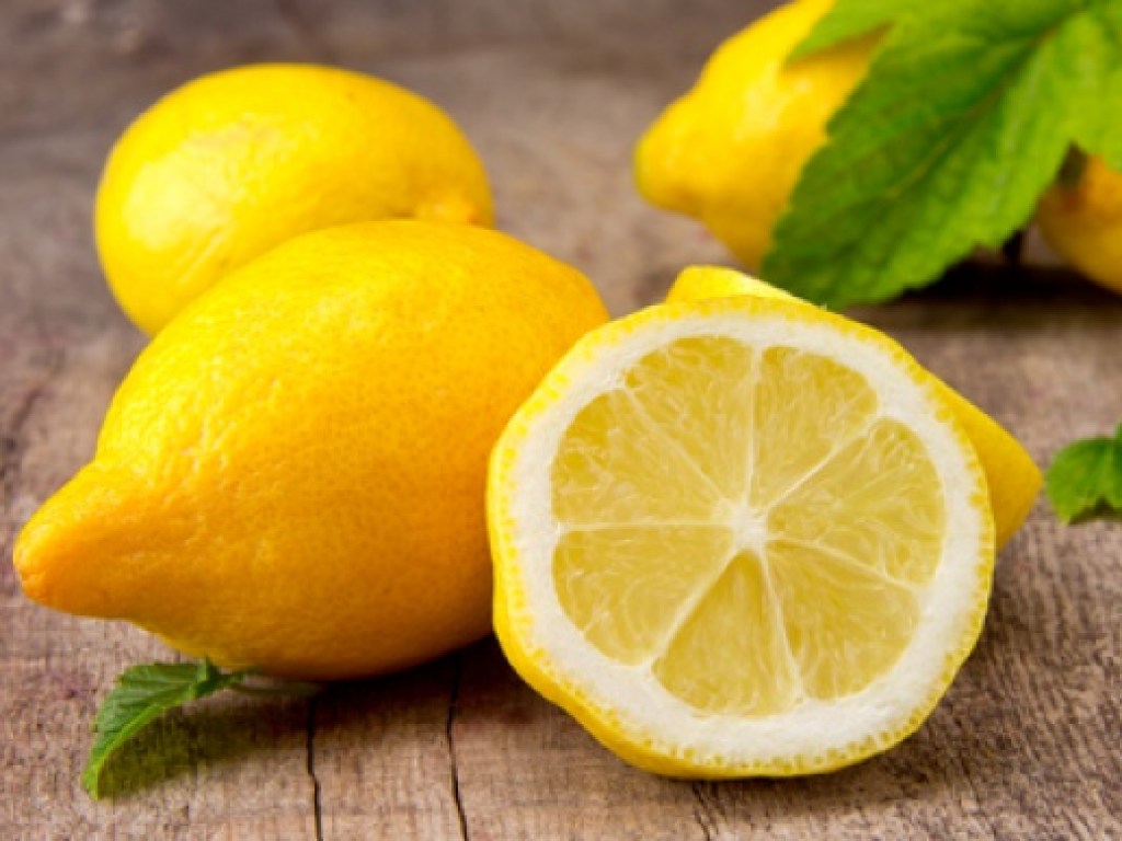 «Лимон придет на помощь»: о чем просят ногти весной