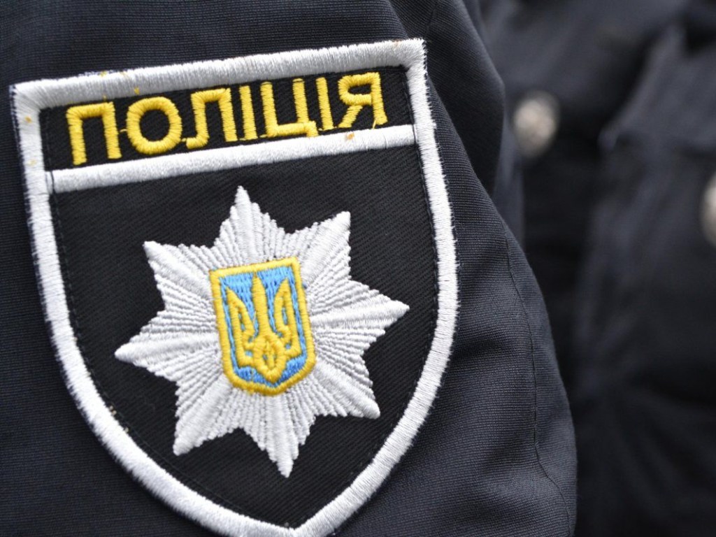 Полиция выбила двери для спасения киевлянки с инсультом (ВИДЕО)