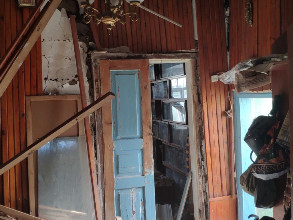 В жилом доме в Мариуполе произошел взрыв: есть пострадавшие (ФОТО)