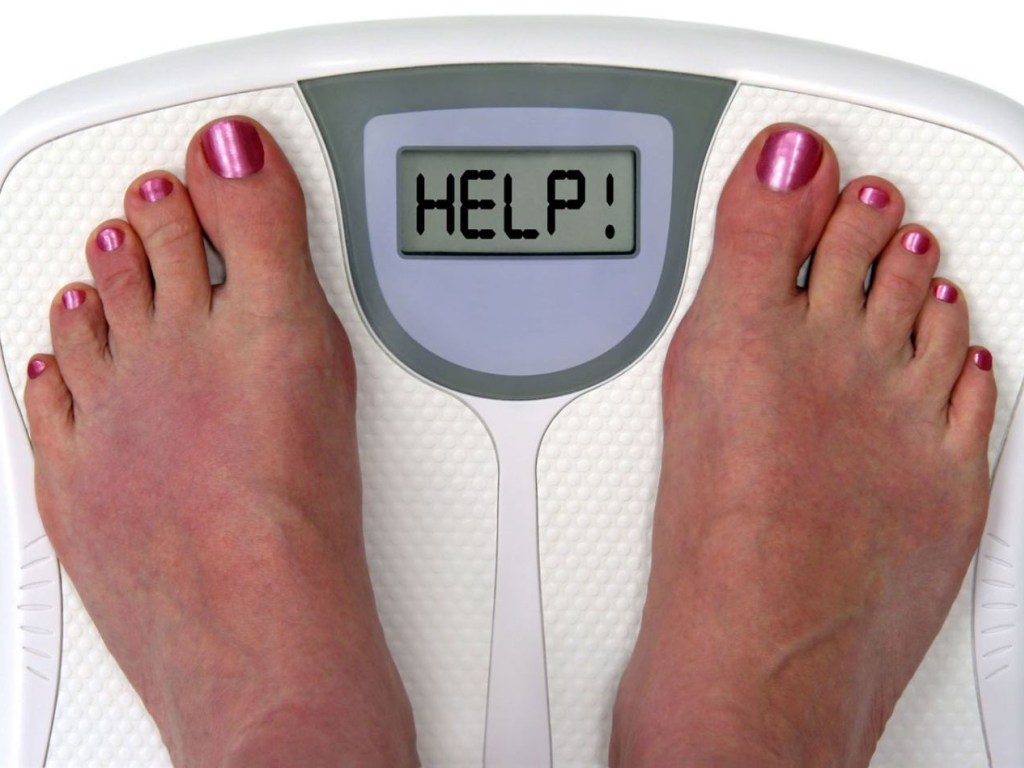 Как сбросить 4 килограмма за неделю: Диетологи назвали самый простой способ похудения к лету