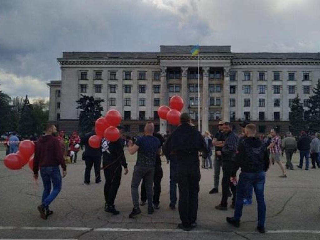 На Куликовом поле в Одессе произошли столкновения (ВИДЕО)