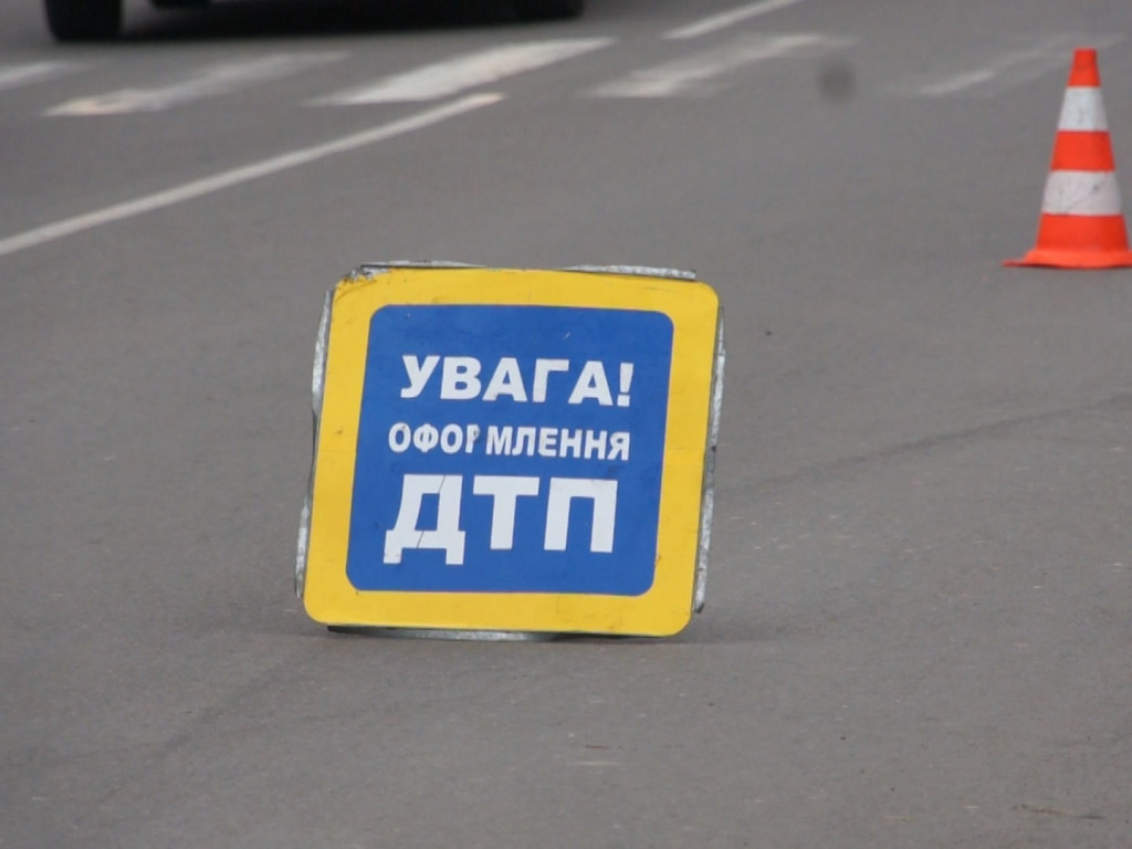 В Харькове полицейское авто Prius столкнулось с иномаркой