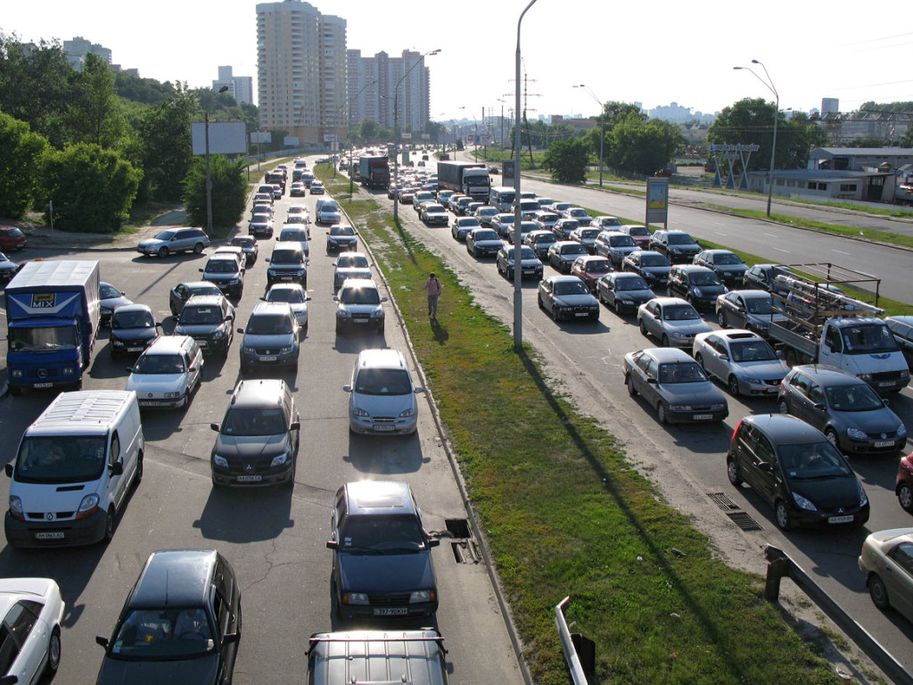 В мае ограничат движение по пешеходному мосту на Саперно-Слободской в Киеве