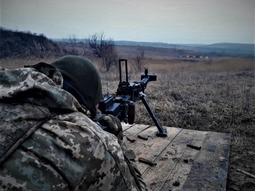 ООС на Донбассе: девять обстрелов, потерь нет