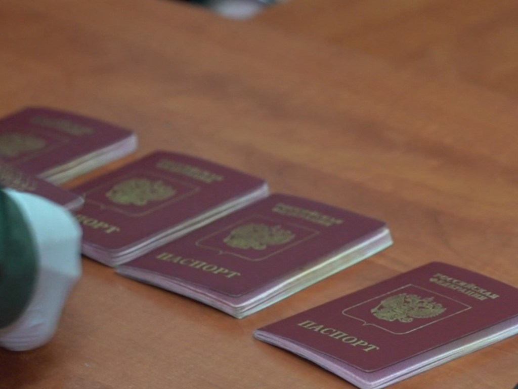 Паспорта РФ на Донбассе: Зеленский уже ссорится с РФ
