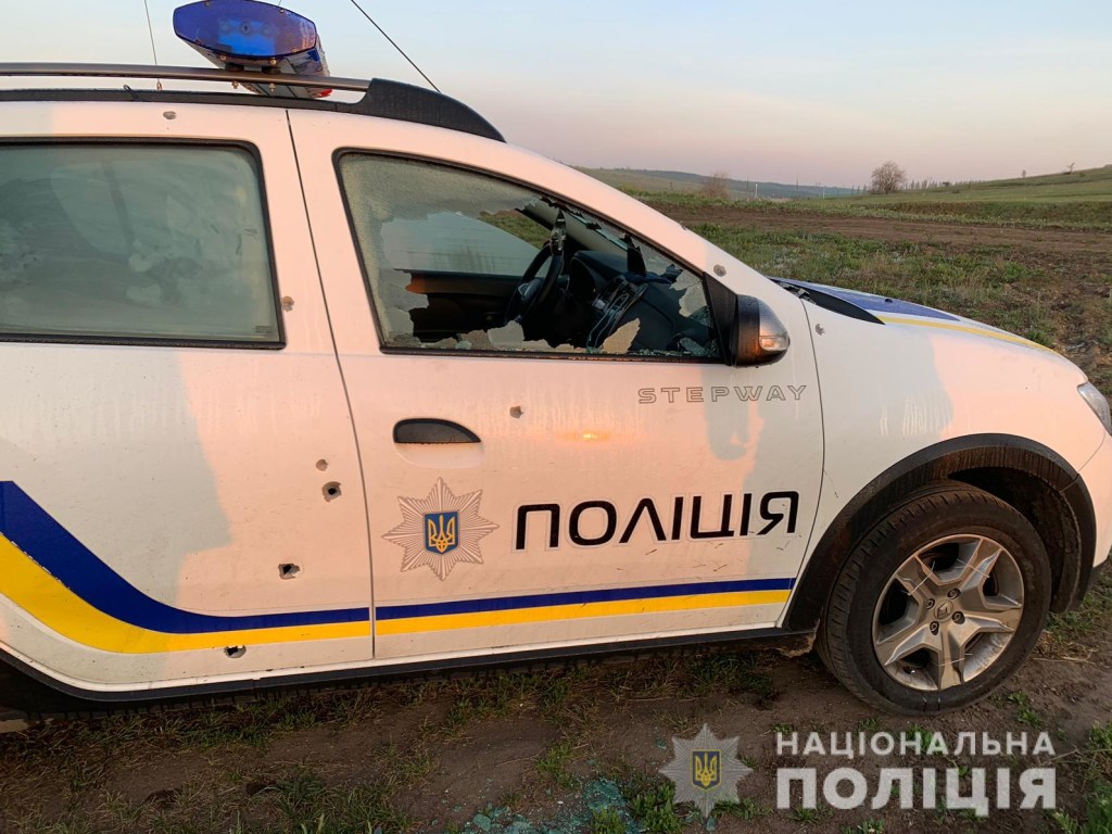 В Одесской области мужчина с повозки обстрелял полицейское авто (ФОТО)